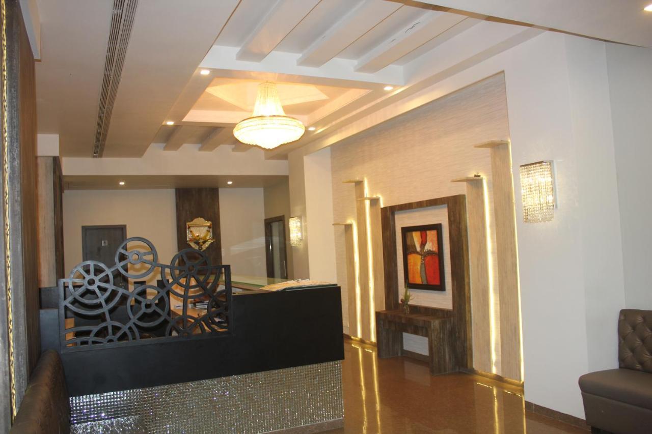 Nimantran Hotell Navi Mumbai Exteriör bild