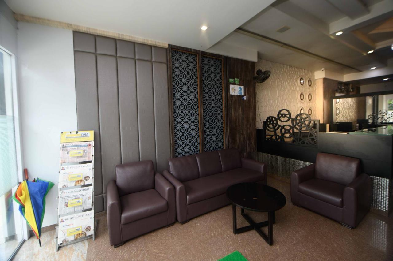 Nimantran Hotell Navi Mumbai Exteriör bild