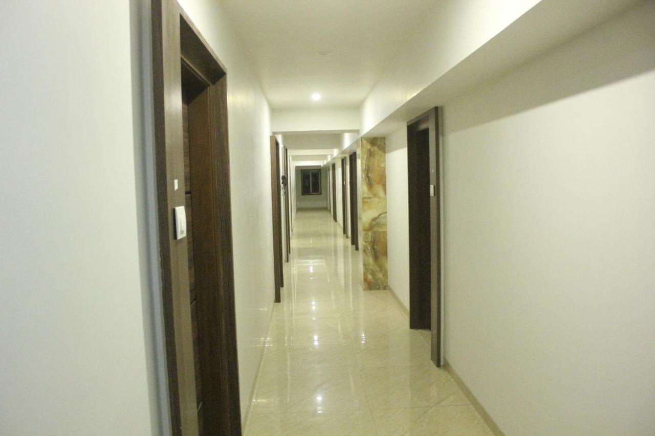 Nimantran Hotell Navi Mumbai Exteriör bild