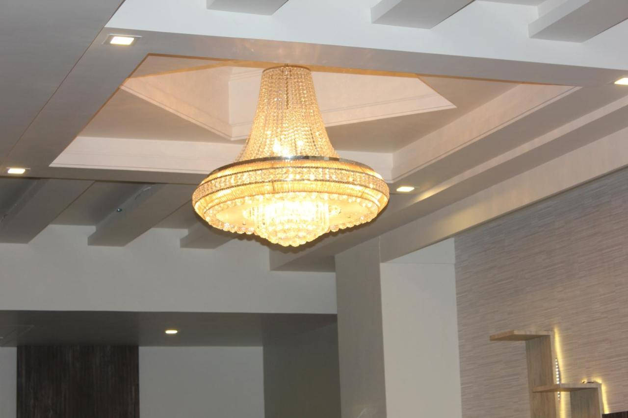 Nimantran Hotell Navi Mumbai Exteriör bild