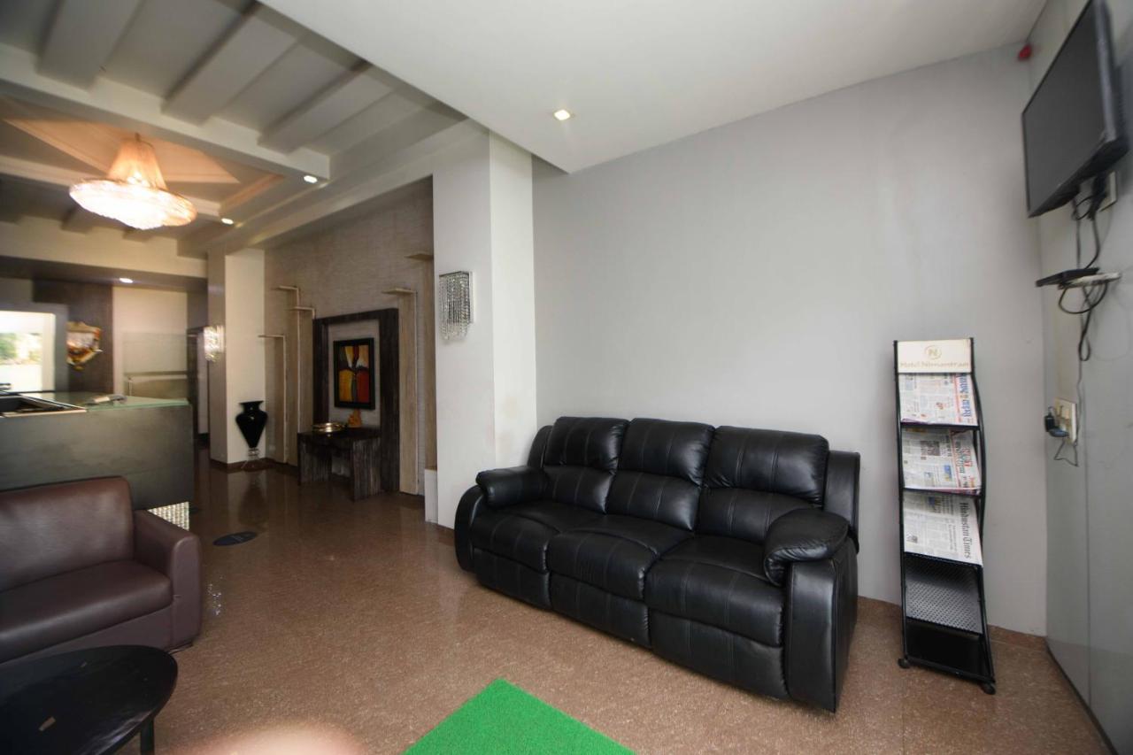 Nimantran Hotell Navi Mumbai Exteriör bild